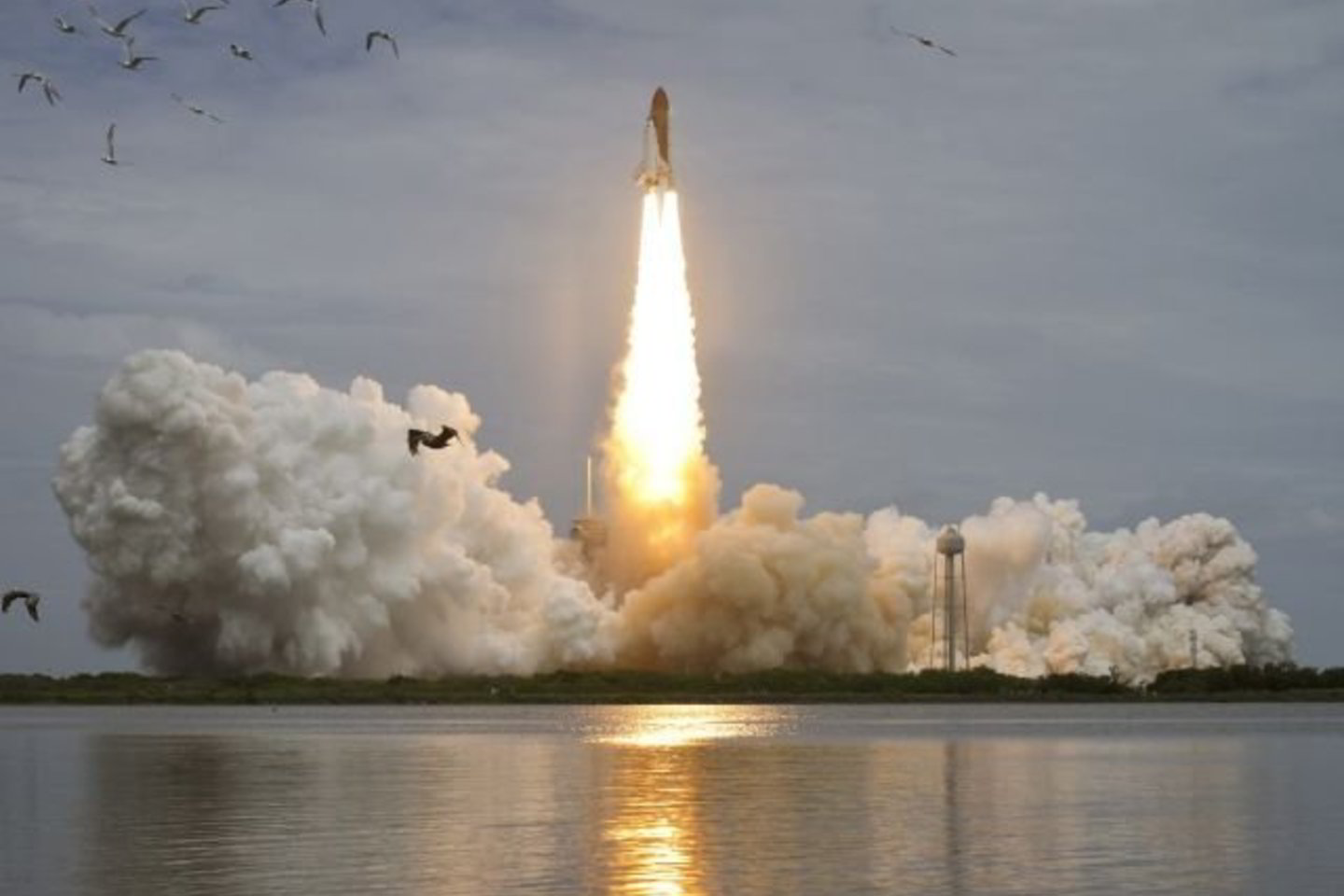 Astronautų anekdotas: „Erdvėlaivis turėjo būti pigus, saugus ir paversti kosminius skrydžius nuobodžia kasdienybe. Bent vienas iš šių trijų - visai neblogai.“