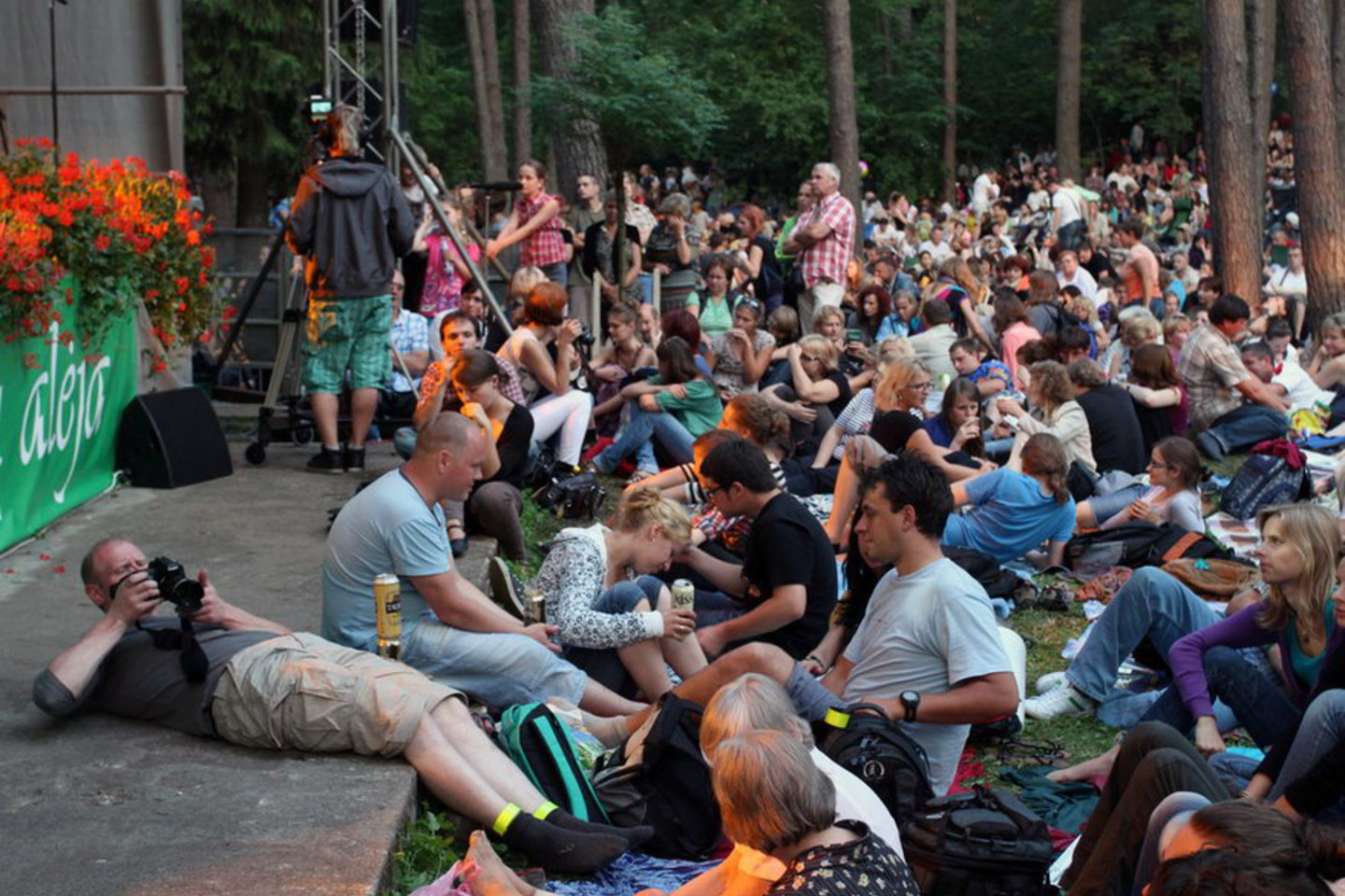 Kulautuvoje (Kauno r.) vykęs XI -asis bardų - dainuojamosios poezijos festivalis „Akacijų alėja“ sutraukė keliolika tūkstančių klausytojų iš visos Lietuvos.