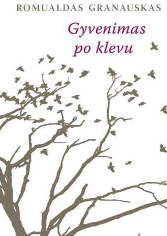 R.Granausko apysaka „Gyvenimas po klevu“ tapo daugiausia kartų pernai skaitytojams išduota lietuvių autoriaus grožinės literatūros knyga.