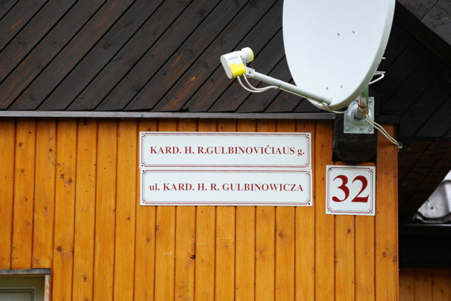 Vilniaus ir Šalčininkų savivaldybių atstovai teigia nenumanantys, kaip nukabinti gatvių lenteles lenkų ir rusų kalbomis.