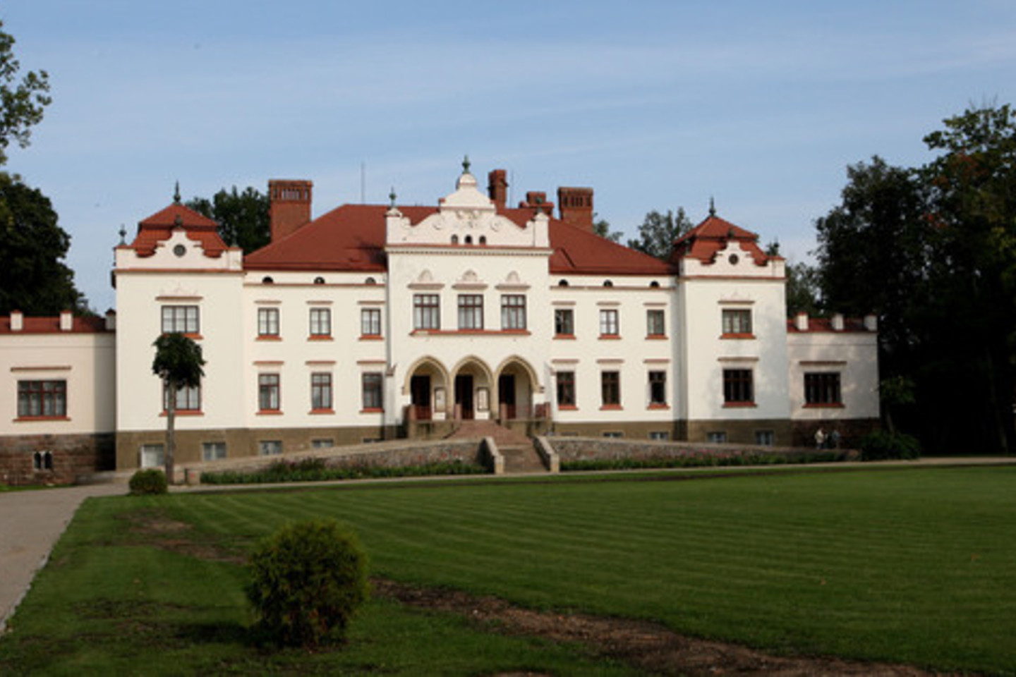 Lietuvos turizmo traukos vietove pripažintas Rokiškio dvaras.