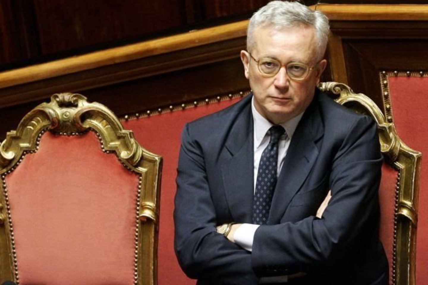 Finansų ministras Giulio Tremonti stebi, kaip Italijos Senatas balsuoja dėl griežto taupymo biudžeto.