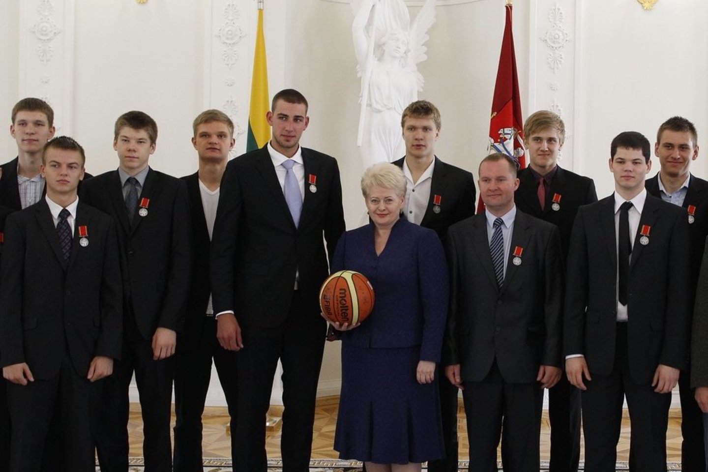 Prezidentė D.Grybauskaitė įteikė medalius pasaulio čempionams.
