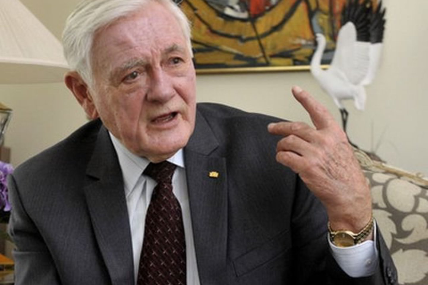 V.Adamkus skaitė pranešimą “Nuo bendro rytojaus iki bendros ateities”.