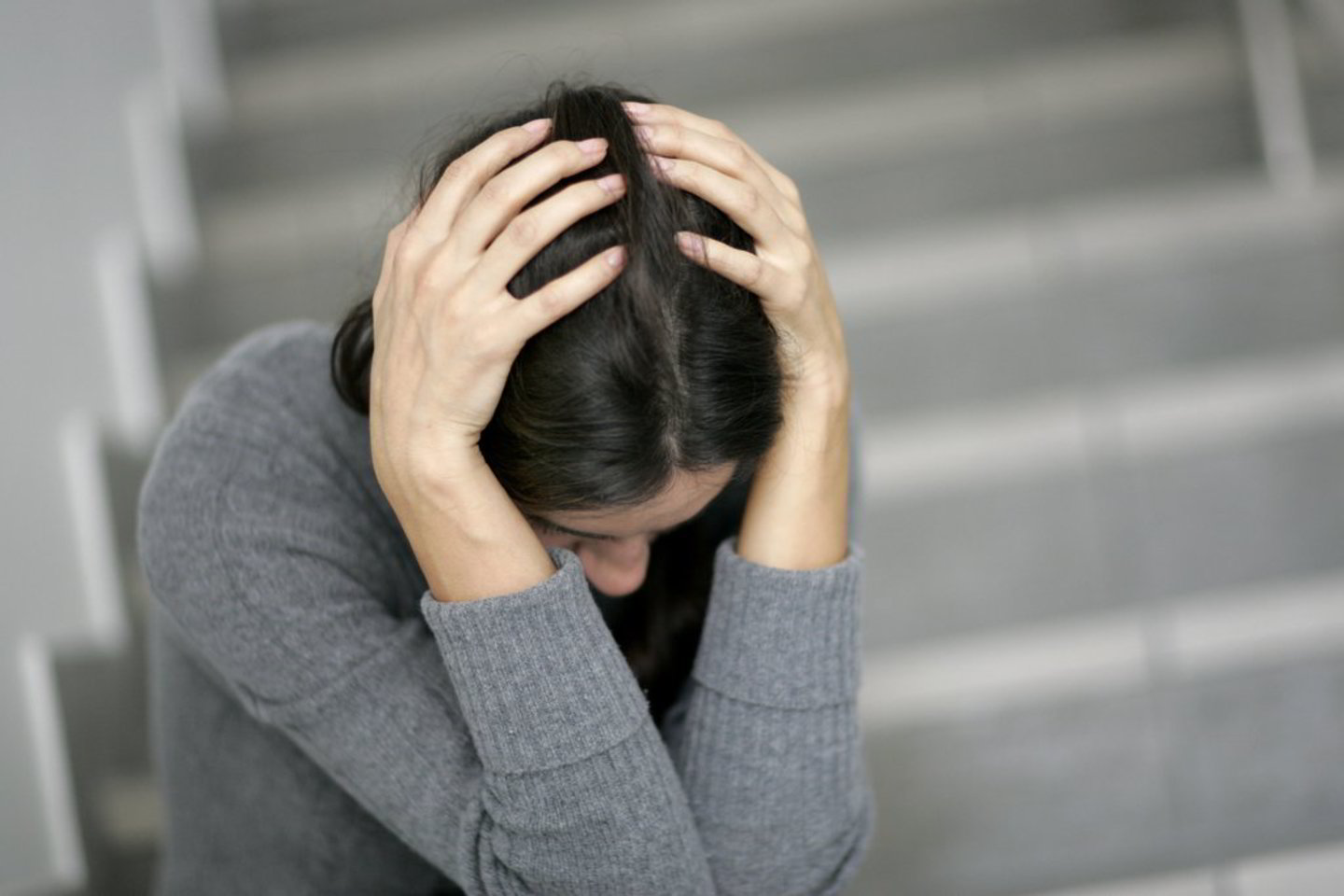 Teigiama, kad trečdalis pacientų, kuriems yra skiriami antidepresantai, nepatiria teigiamo jų poveikio, o ilgalaikis gydymas vaistais yra žalingas.