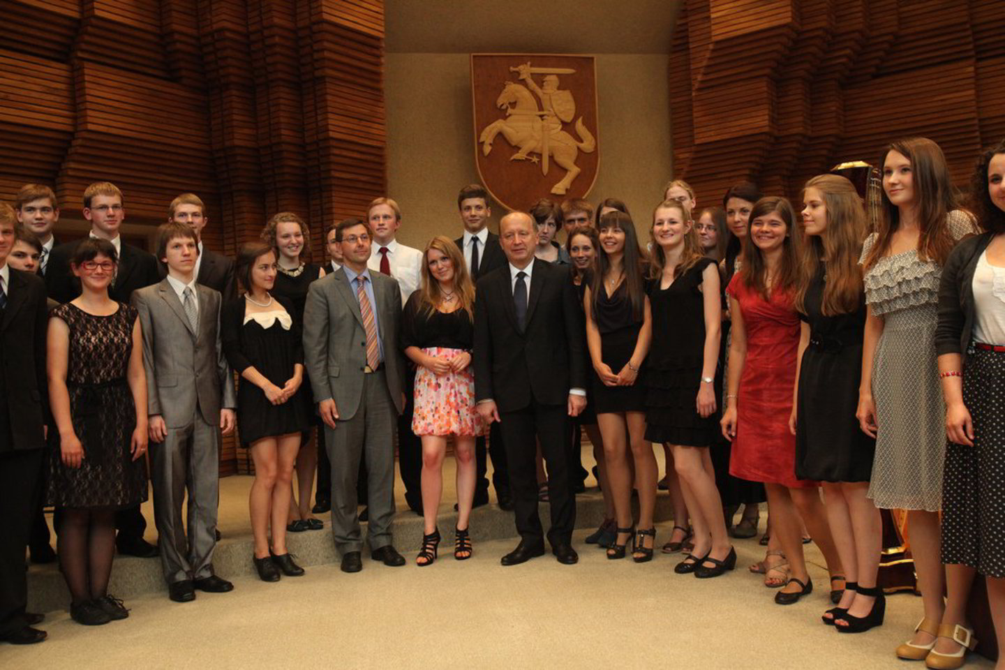 Ministras Pirmininkas Andrius Kubilius pasveikino 47 geriausius šalies mokyklų abiturientus, jų mokytojus, tėvelius.