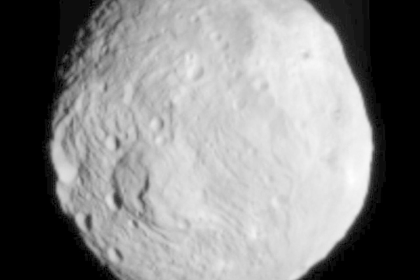 NASA zondas pradėjo skrieti orbita aplink asteroidą Vestą.