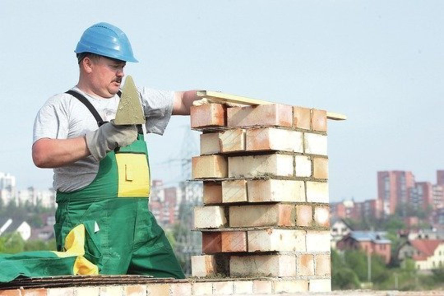 Vilniuje jau iš lėto prasidėjo naujų dangoraižių statyba, tačiau to negalima pasakyti apie kitus miestus.
