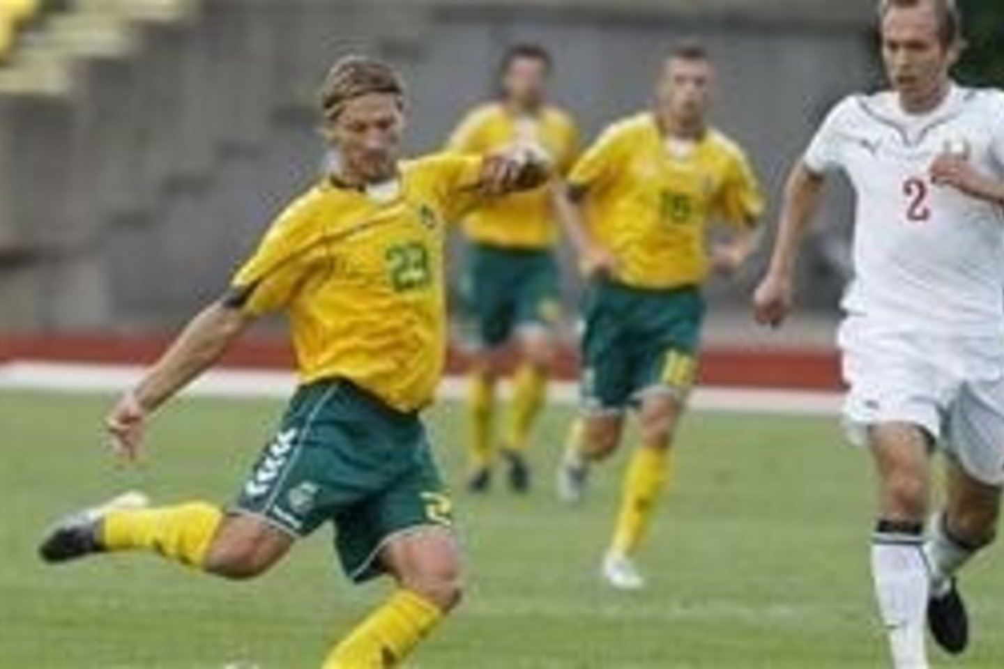 Lietuviai ir armėnai tarpusavyje yra susitikę vieną kartą - 2000 m. Kaune. Tada pergalę rezultatu 2:1 šventė svečiai.