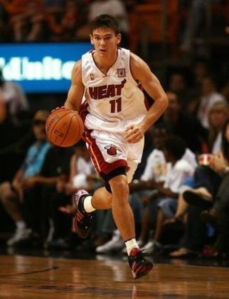 Pažaidęs NCAA klubuose, Ch.Quinnas sudarė sutartį „Miami Heat“ komanda ir jai atstovavo ketverius metus. Praėjusį sezoną amerikietis persikėlė į „San Antonio Spurs“ komandą.