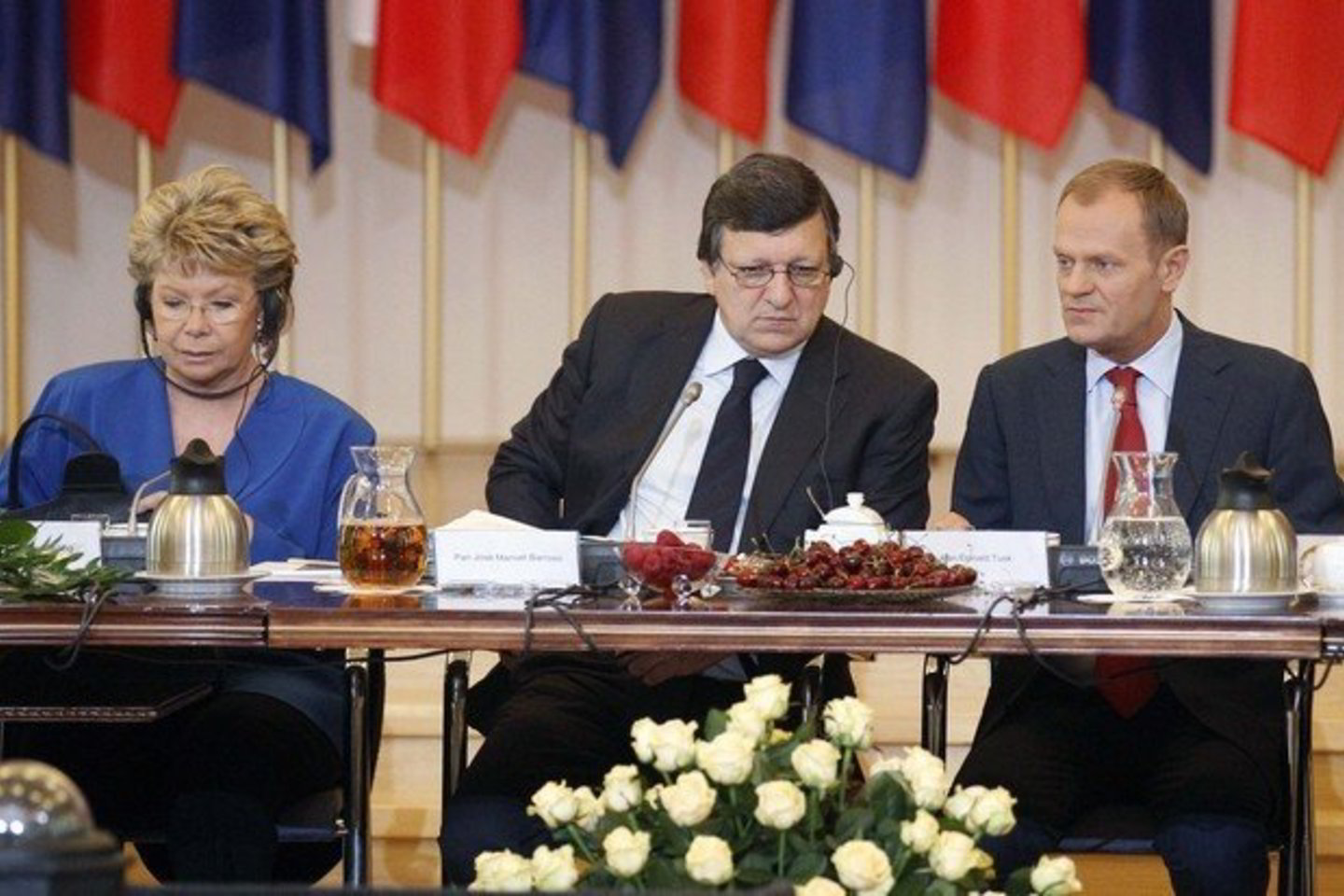 V.Reding (kairėje) atstovas spaudai atsisakė komentuoti, ar sutinka su Lietuvos prokuratūros nuomone.