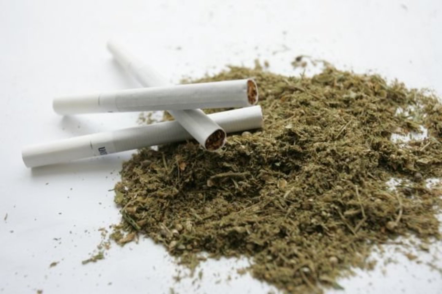 Pas vieną iš sulaikytųjų buvo žrasta augalinės kilmės žalios spalvos medžiagos.