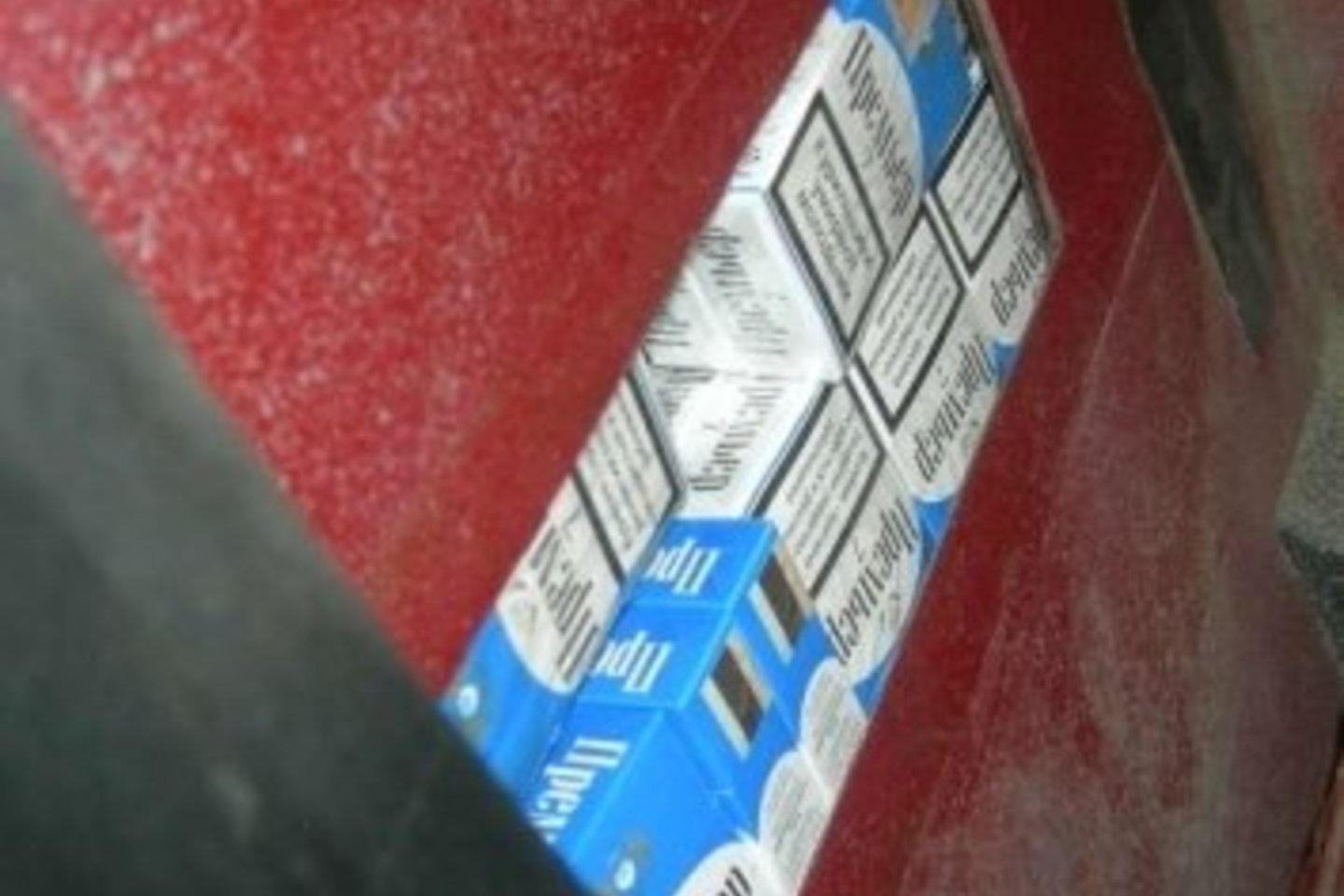Cigaretes vyras slėpė automobilio šonuose sukurtose slėptuvėse.