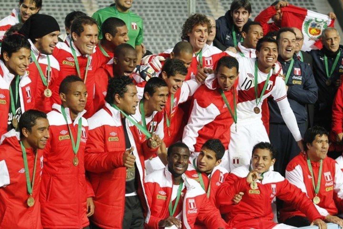 Peru futbolininkai triumfuoja - jie Venesuelos futbolininkus įveikė mažajame "Copa America" finale.