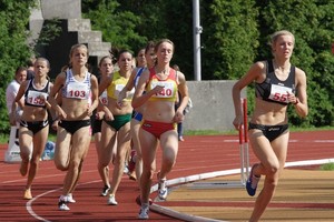 Lietuvos lengvosios atletikos čempionate Lietuvos sezono rezultatus pagerino disko metikas V.Alekna, bėgikė L.Grinčikaitė ir šuolininkė J.Verseckaitė (nuotraukos)