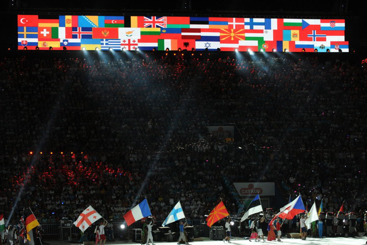 Europos jaunimo olimpinių festivalių (EYOF) dar nebuvo tokios įspūdingos ceremonijos, kaip sekmadienį jau apie vidurnaktį pasibaigusi atidarymo šventė Trabzone.