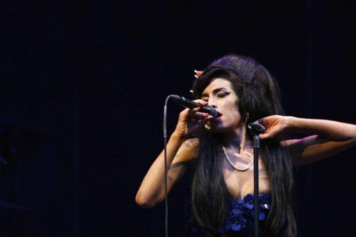 A. Winehouse šeštadienį buvo rasta negyva savo bute Londone.