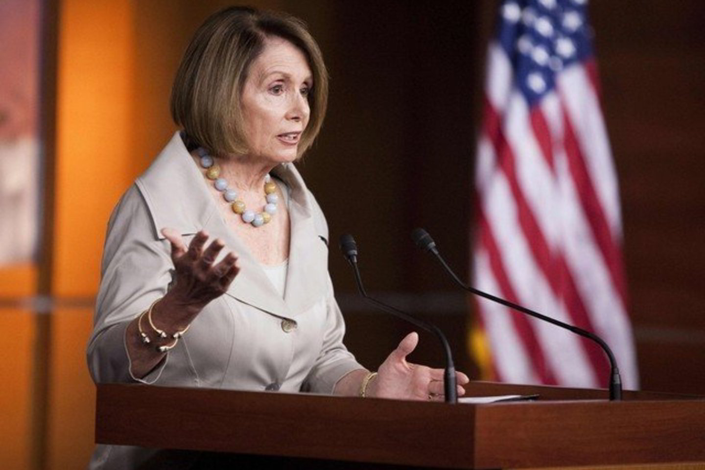 Demokratų frakcijos Atstovų Rūmuose lyderė Nancy Pelosi griežtai sukritikavo respublikonų planą.
