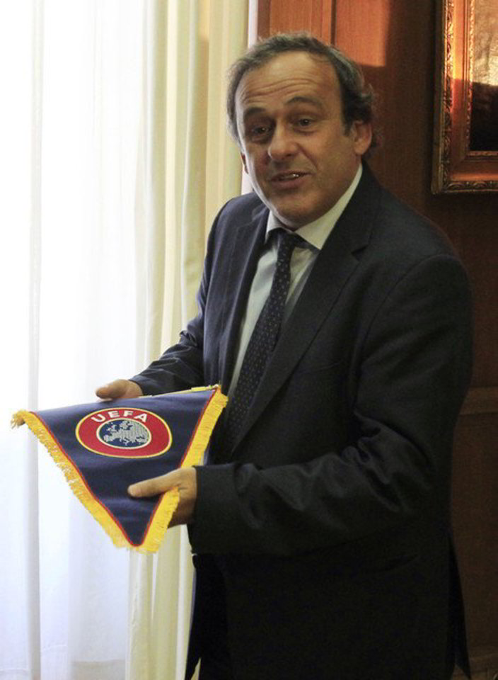 M.Platini ketina skirti ypatingą dėmesį Graikijos futbolą krečiančiam skandalui.