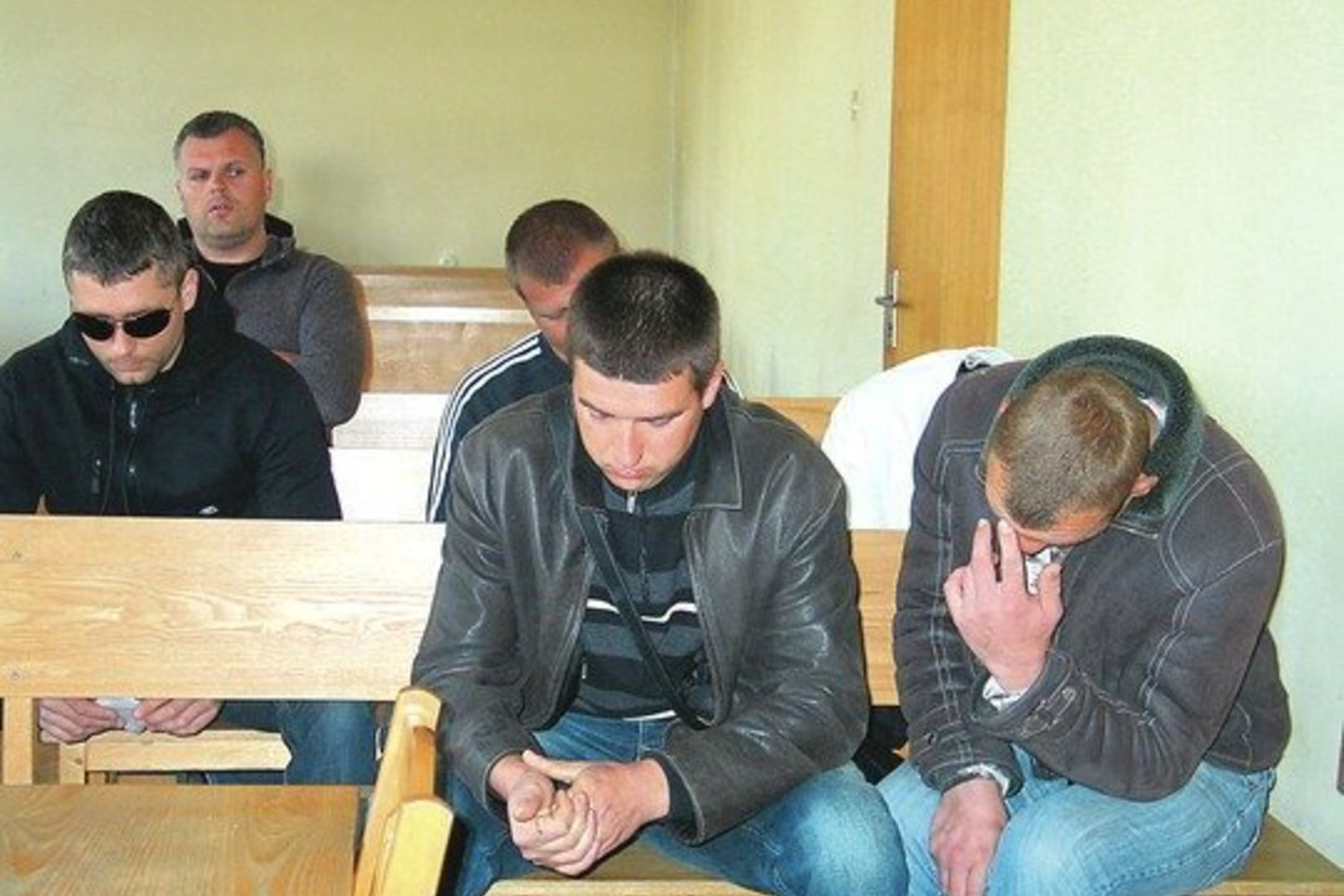 Kaltinamieji pripažino tik tai, kad Baltijos jūroje esą netikėtai aptiko kažkokias dėžes ir jas susikrovė į laivą.