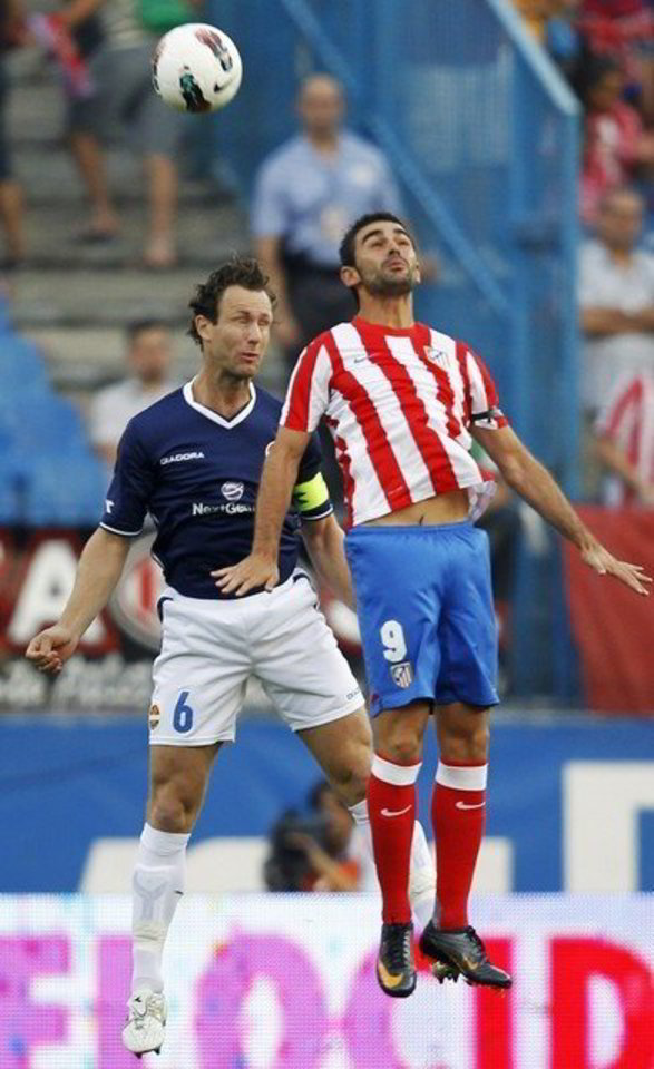 Madrido „Atletico“ (raudona ir balta spalvos) 2:1 nugalėjo Drameno „Stromsgodset“ komandą.