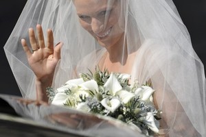 D.Britanijoje tuokiasi karališkosios šeimos atžala Zara ir regbio žvaigždė Tindallas (nuotraukos)