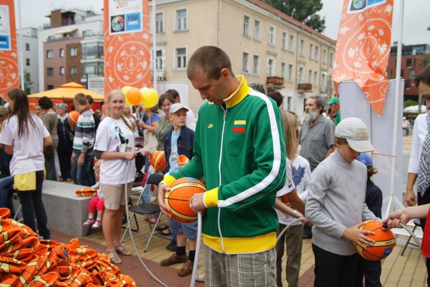 Kamuolius pūtė ir rinktinės kandidatas T.Delininkaitis.