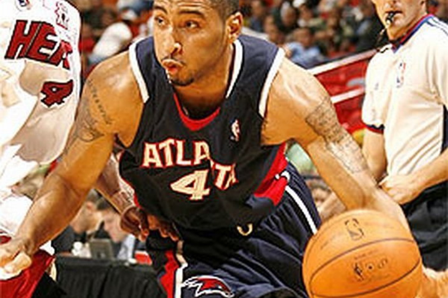 A.Law NBA lygoje žaidė ketverius metus.