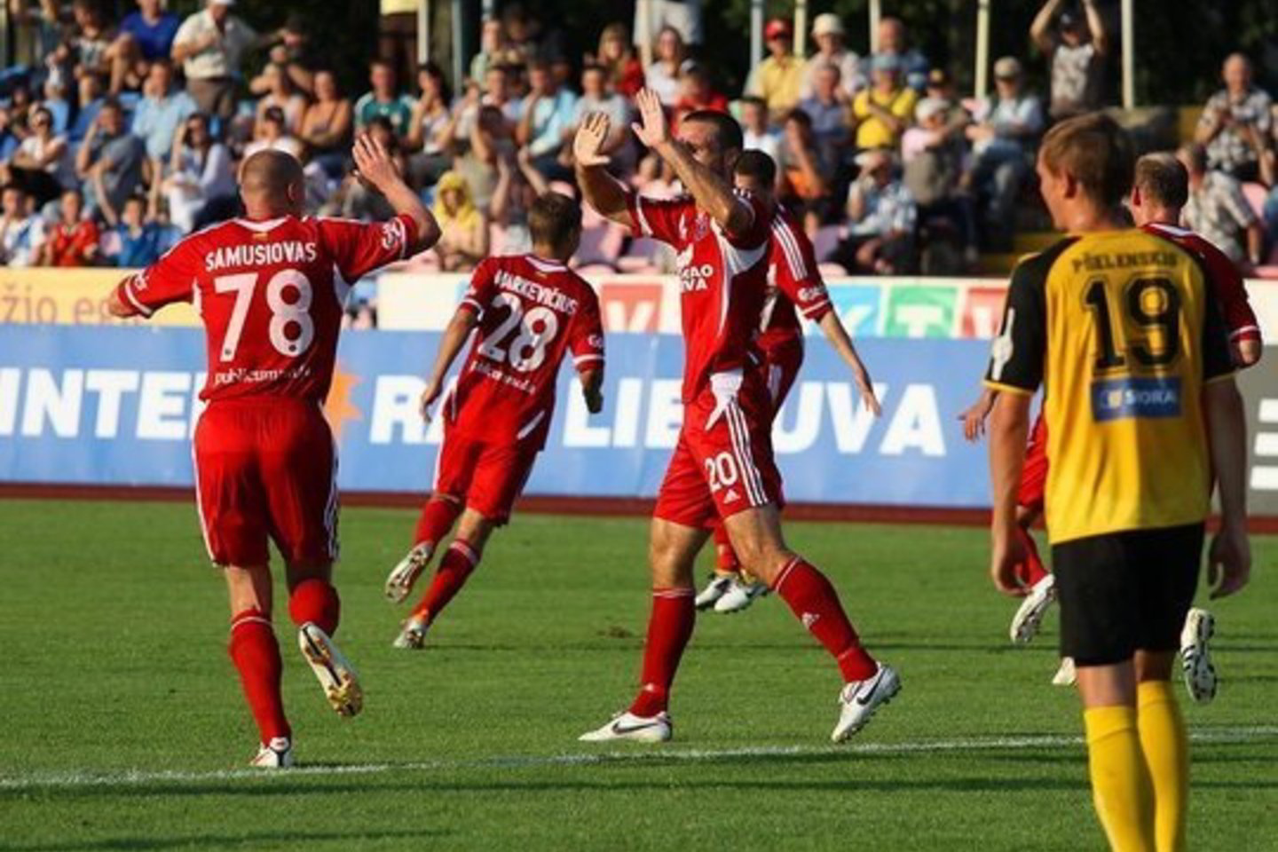 M.Samusiovas (Nr. 18) patenkintas savo vaidmeniu komandoje.