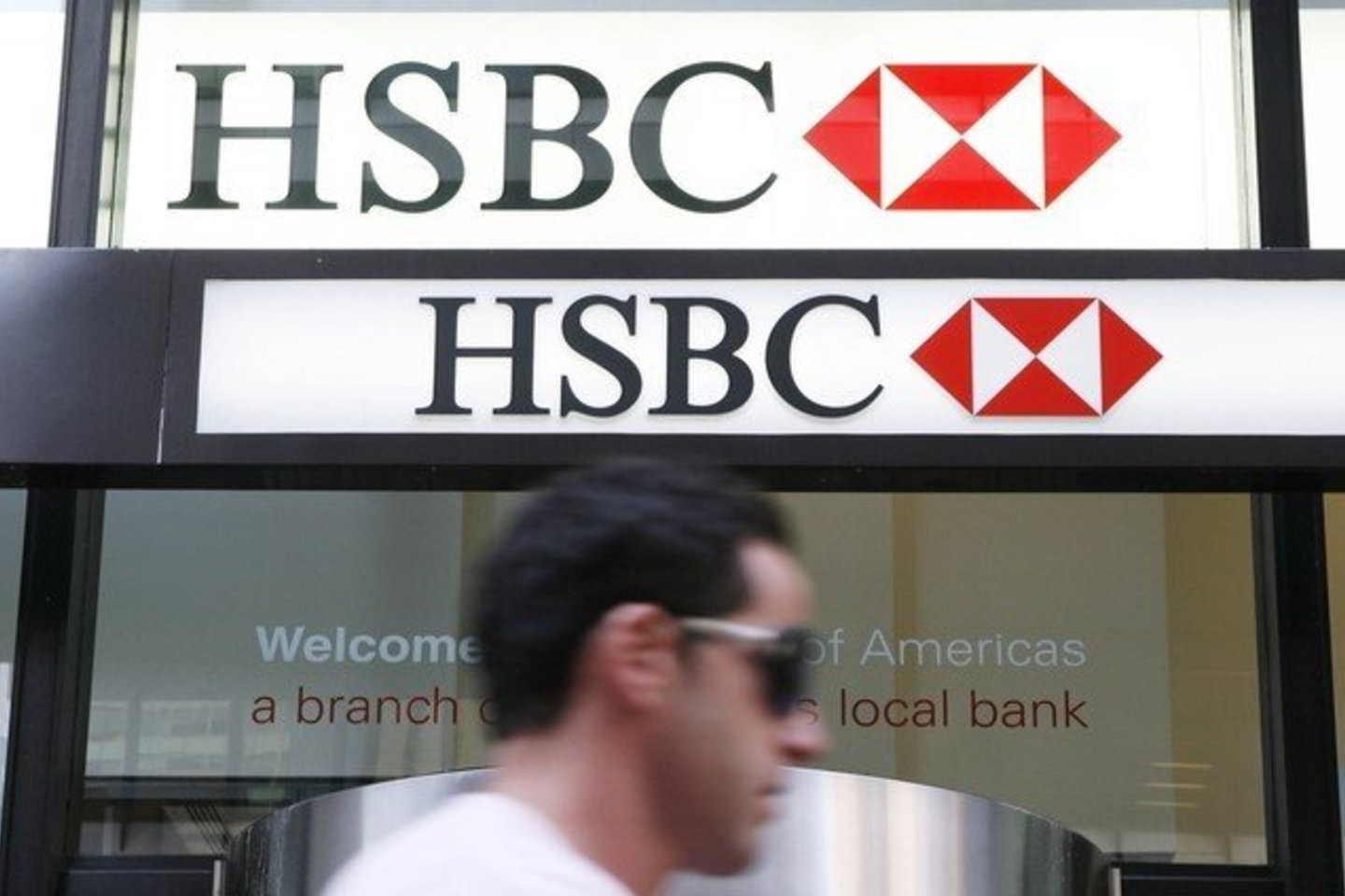 Atleidęs dalį darbuotojų ir uždaręs dalį skyrių HSBC tikisi per dvejus metus sumažinti išlaidas 3,5 mlrd. dolerių.