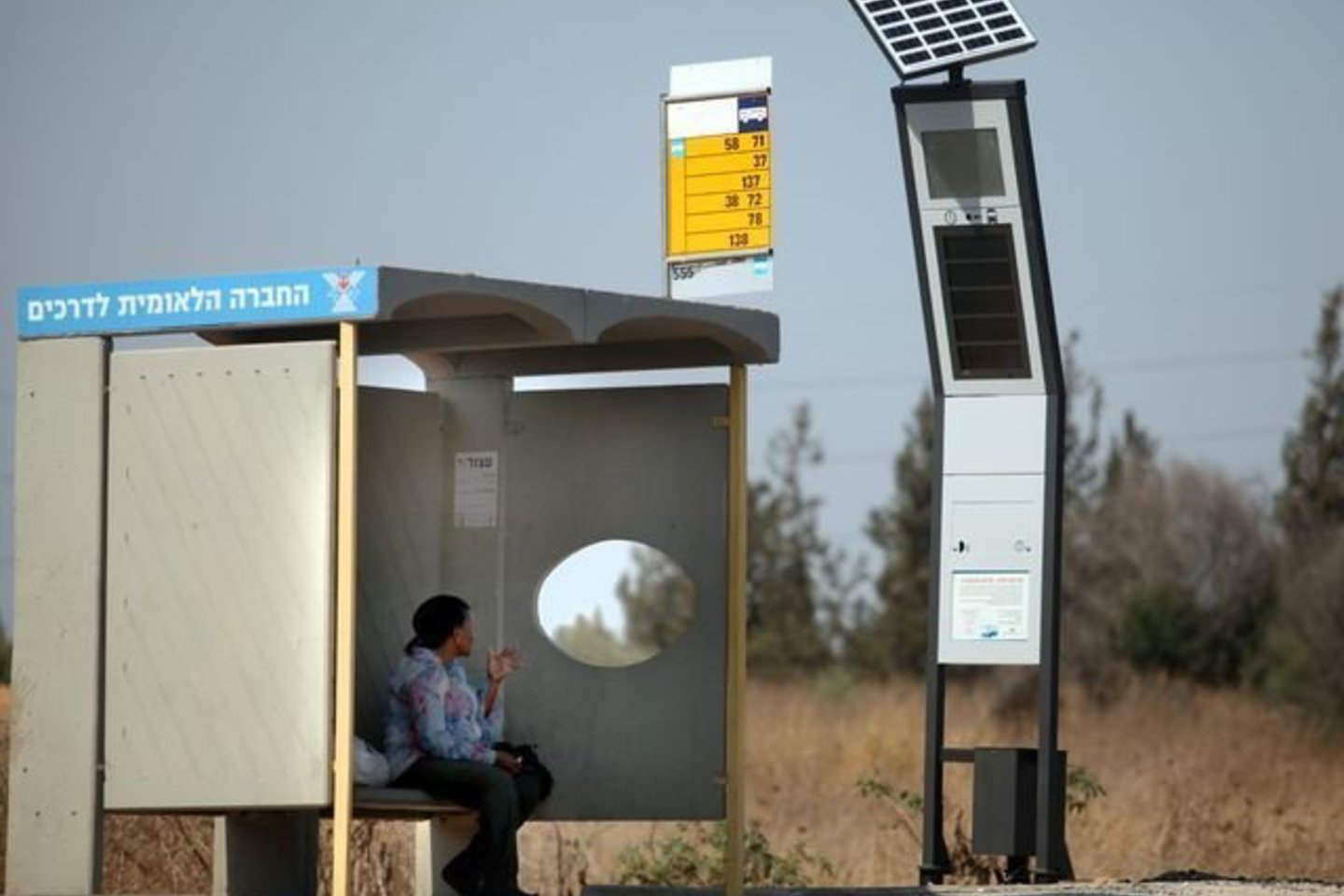 Jei ši sistema pasiteisins, per trejus metus visoje šalyje numatyta įrengti tūkstančius tokių elektroninių lentelių.