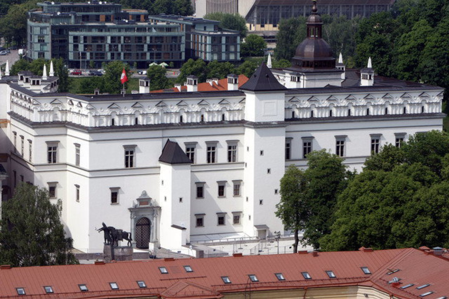 Darbai Valdovų rūmuose sustabdyti.