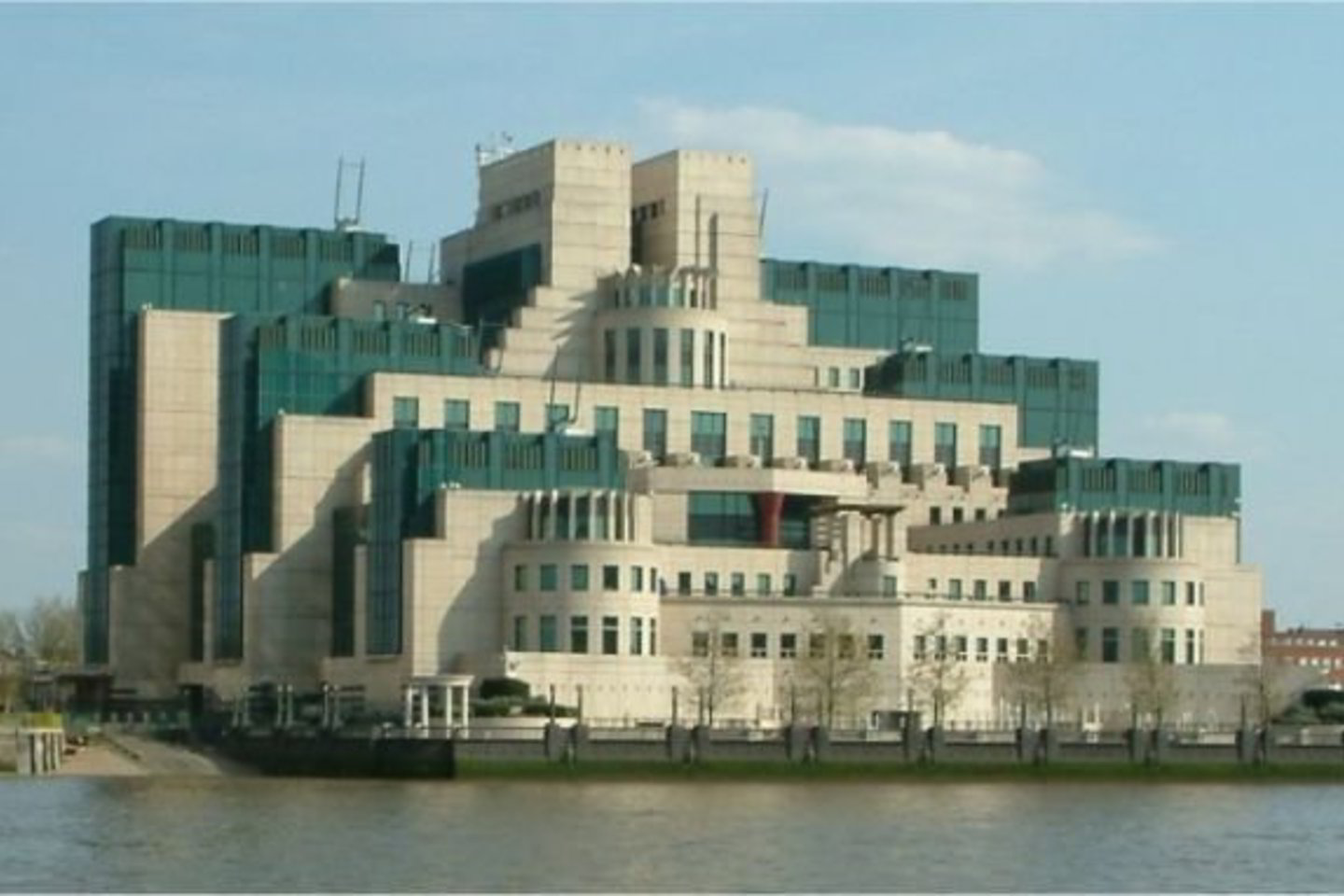 Žvalgybos agentūros MI6 būstinė Londone.