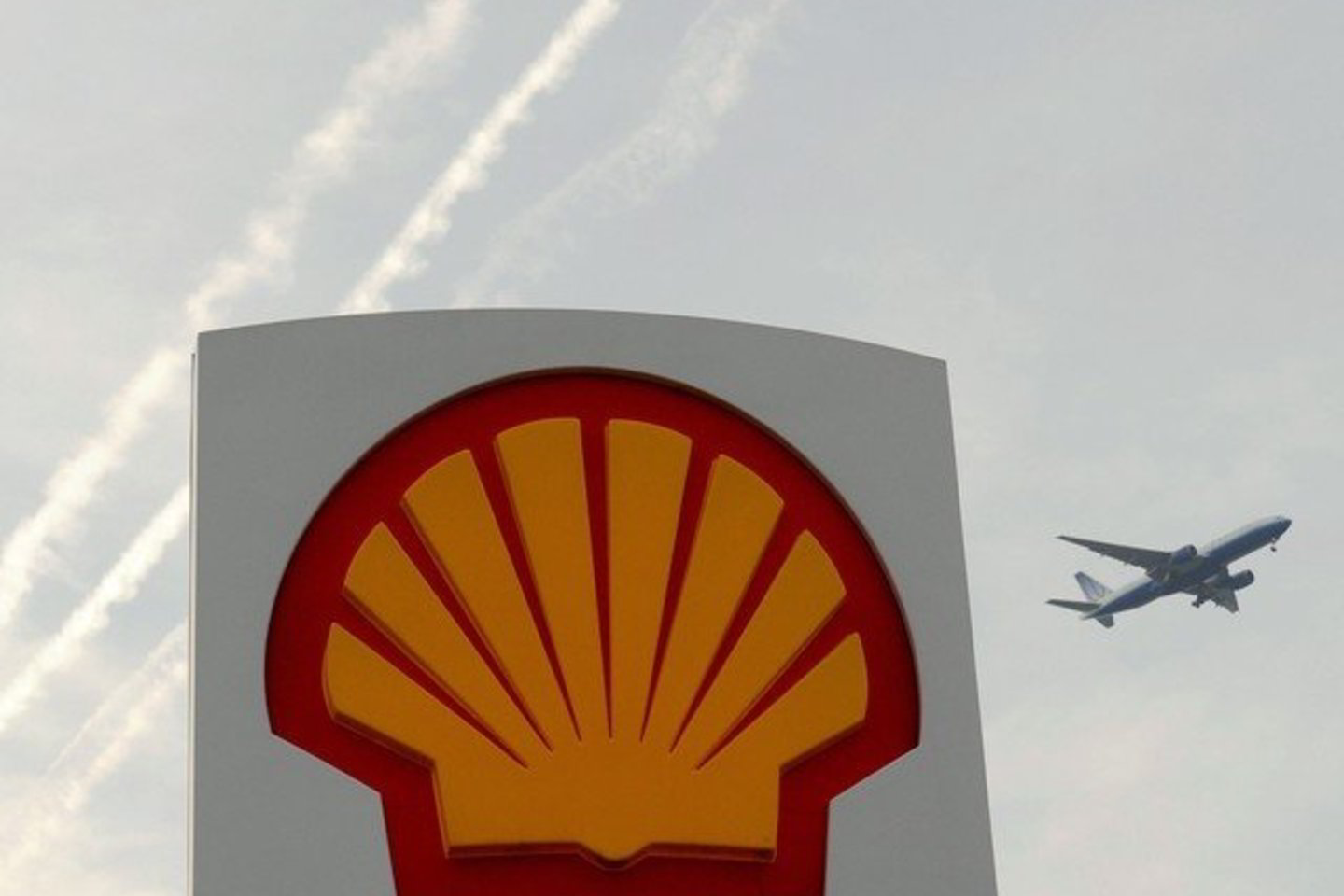 „Shell“ pripažino savo atsakomybę už du stambius naftos nuotėkius.