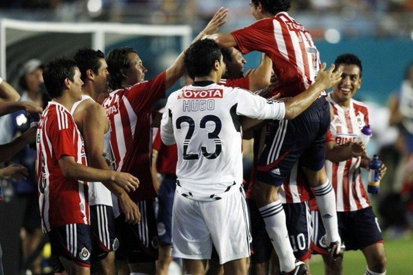 "Guadalajara" futbolininkai (raudona ir balta spalvos) antrame kėlinyje visa galva pranoko "Barcelona" ekipą.
