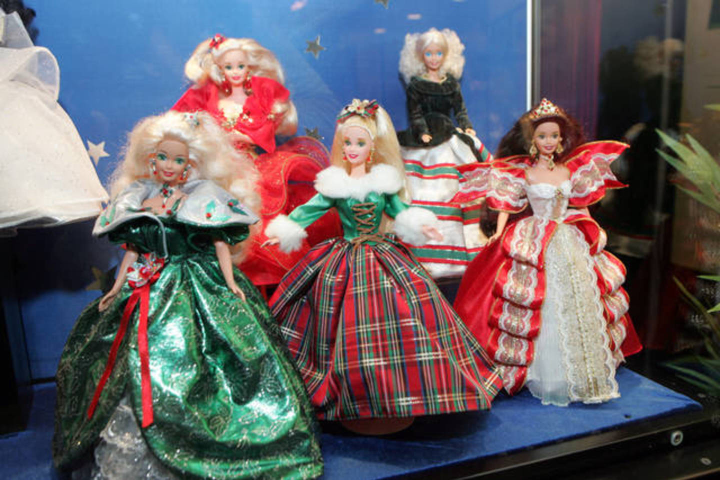 „Mattel“ turi sumokėti MGA 172,5 mln. dolerių kaip kompensaciją už nuostolius, patirtus dėl komercinių paslapčių vagystės.