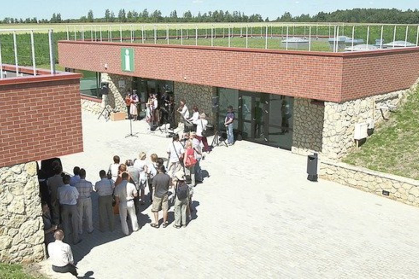 Naujas Kryžių kalno turizmo ir informacijos centras džiugino neilgai.