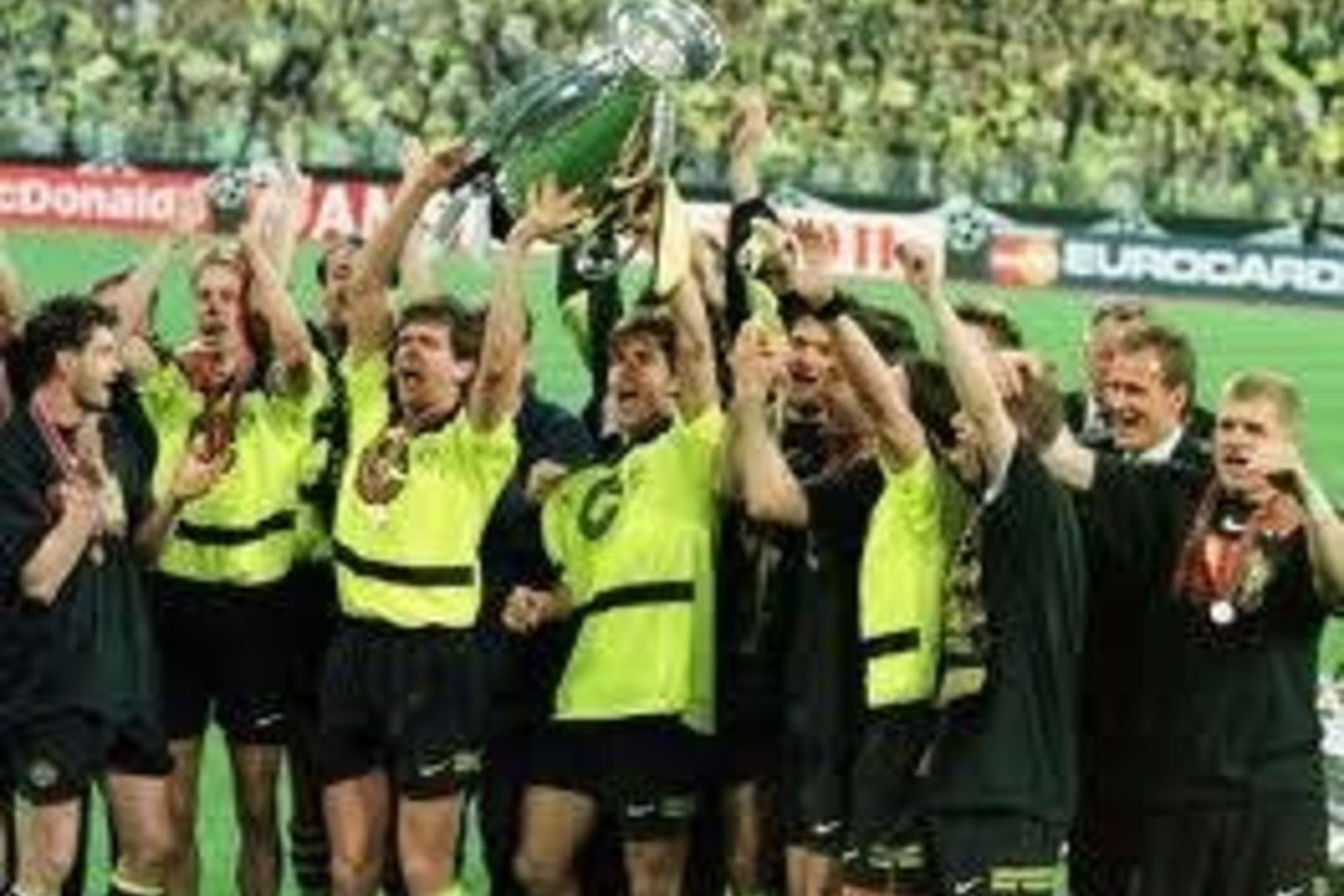 Praėjusį sezoną nugalėjusi Vokietijos čempionate, „Borussia“ ir šį pradėjo pergale.