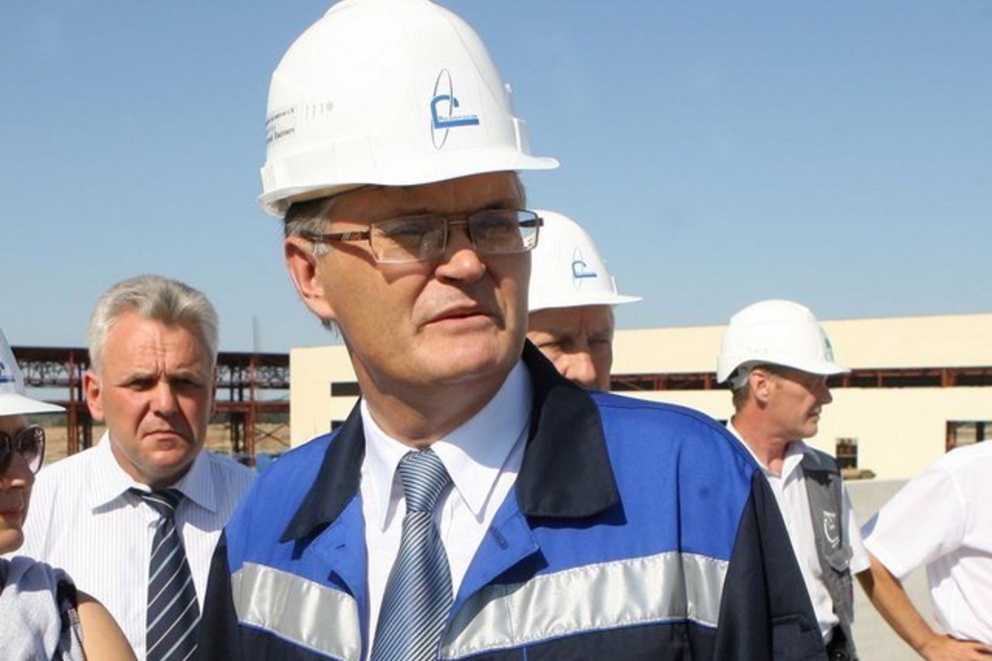 „Elektrinės statytojų poreikis gali pasiekti tūkstančius tonų cemento“, - sakė elektrinės statybų direktorius J.Vlasenka.