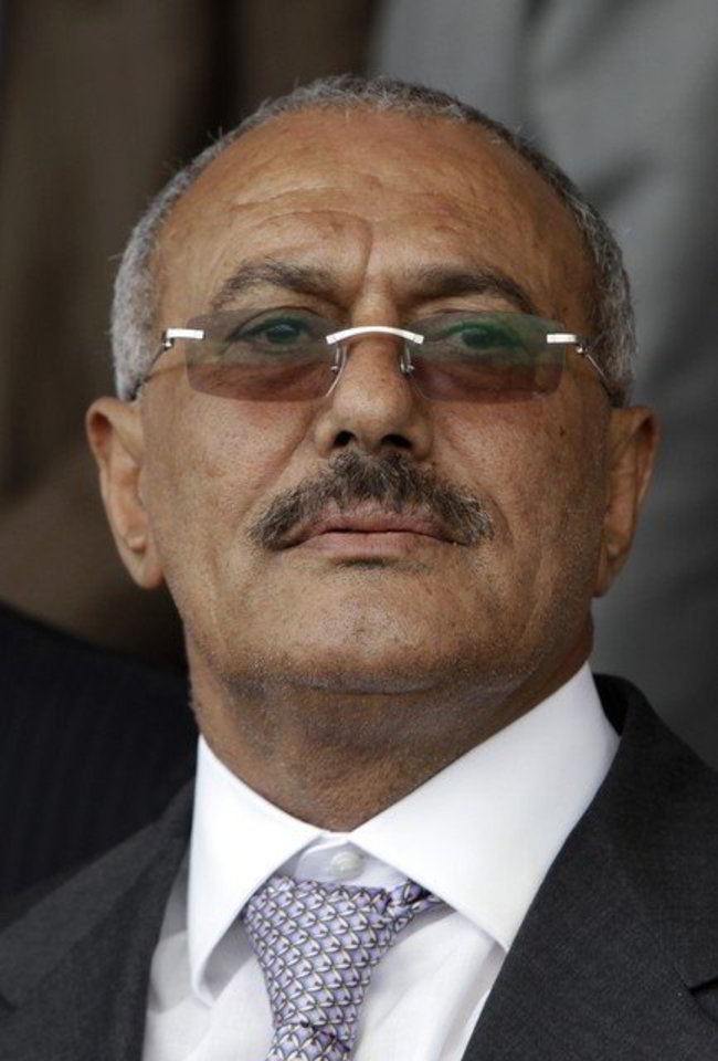 A.A.Salehas, kurio šalyje tęsiasi sukilimas prieš jo vyriausybę, links Saudo Arabijoje.
