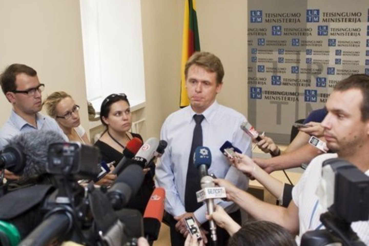 Dar penktadienį teisingumo viceministras T.Vaitkevičius aiškino, esą niekas nesitikėjo, kad duomenys bus panaudoti politiniais tikslais.