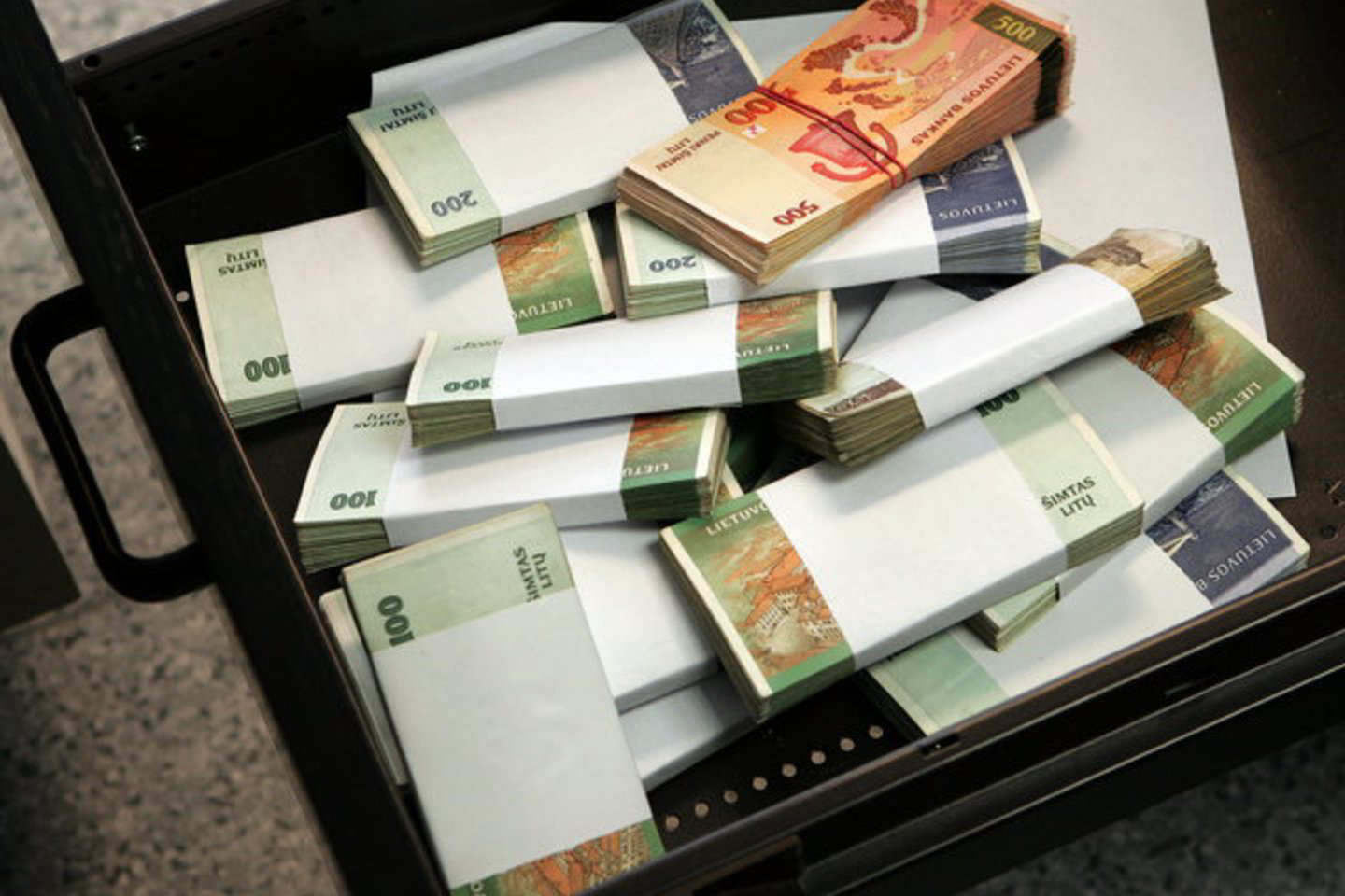 Šiemet žymiai sulėtėjo verslo pradelstų įsiskolinimų augimas.