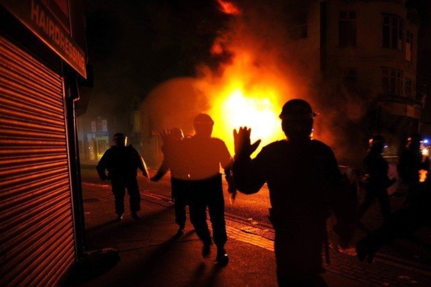 Ambasada informacijos apie nukentėjusius arba riaušėse Didžiojoje Britanijoje dalyvavusius lietuvius neturi.