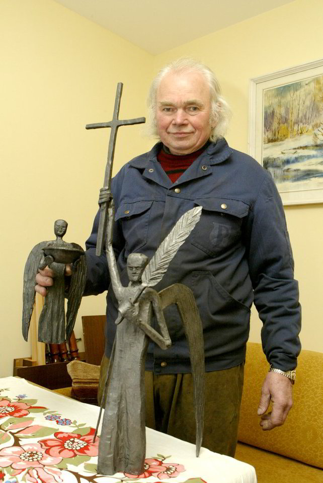 Žinomas kalvis yra sukūręs saulutes bei stogelius stogastulpiams Juodkrantėje, Krekenavoje, įvairiose kapinėse.