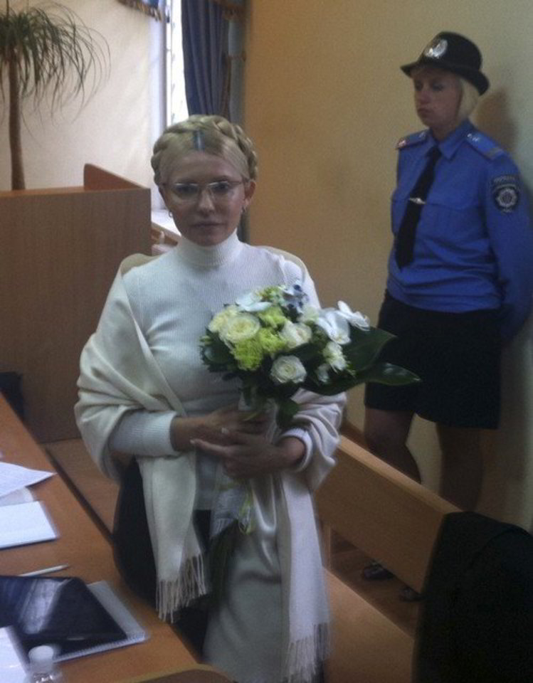 Teismas atsisakė leisti J.Tymošenko advokatui ginti ją.