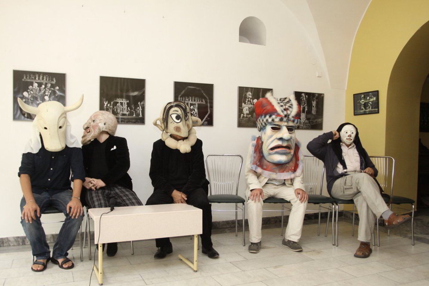 Anksčiausiai naująjį, 54-ąjį, sezoną pradedantis Vilniaus teatras "Lėlė" iki naujųjų metų žada trijų spektaklių premjeras, kuriose netrūks ir eksperimentinės dvasios.