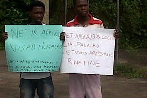 Lietuvis apmulkino internetinius sukčius iš Nigerijos, privertęs „sirgti“ už Lietuvos krepšinio rinktinę (nuotraukos)