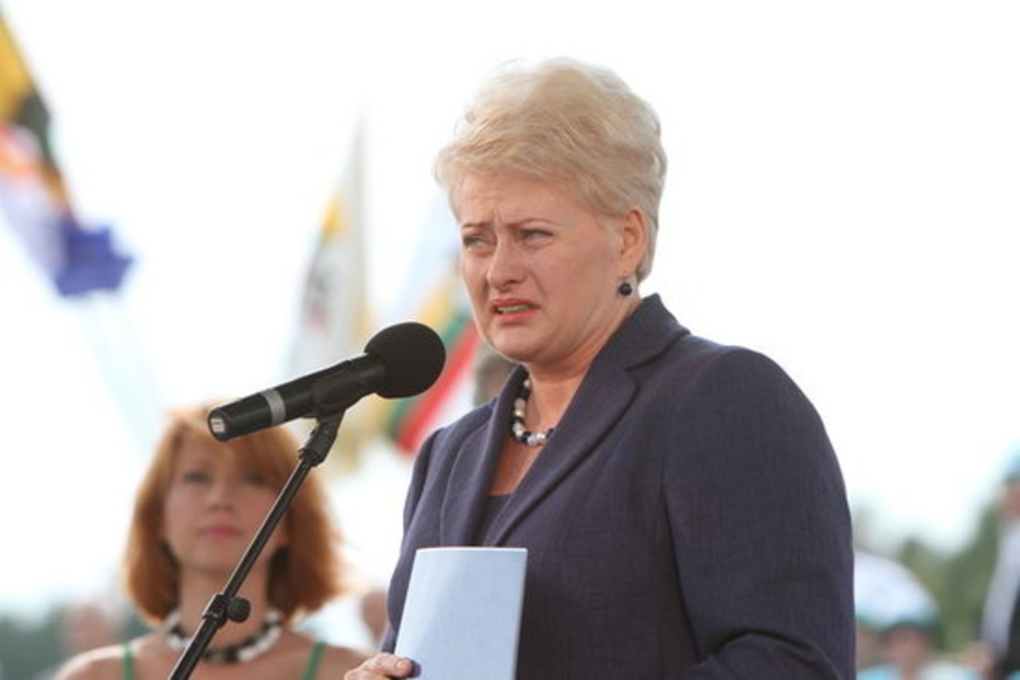 D.Grybauskaitė jaunuolius pasveikino Tarptautinės jaunimo dienos proga ir sakė, kad jaunam žmogui turi būti skiriamas ypatingas dėmesys.