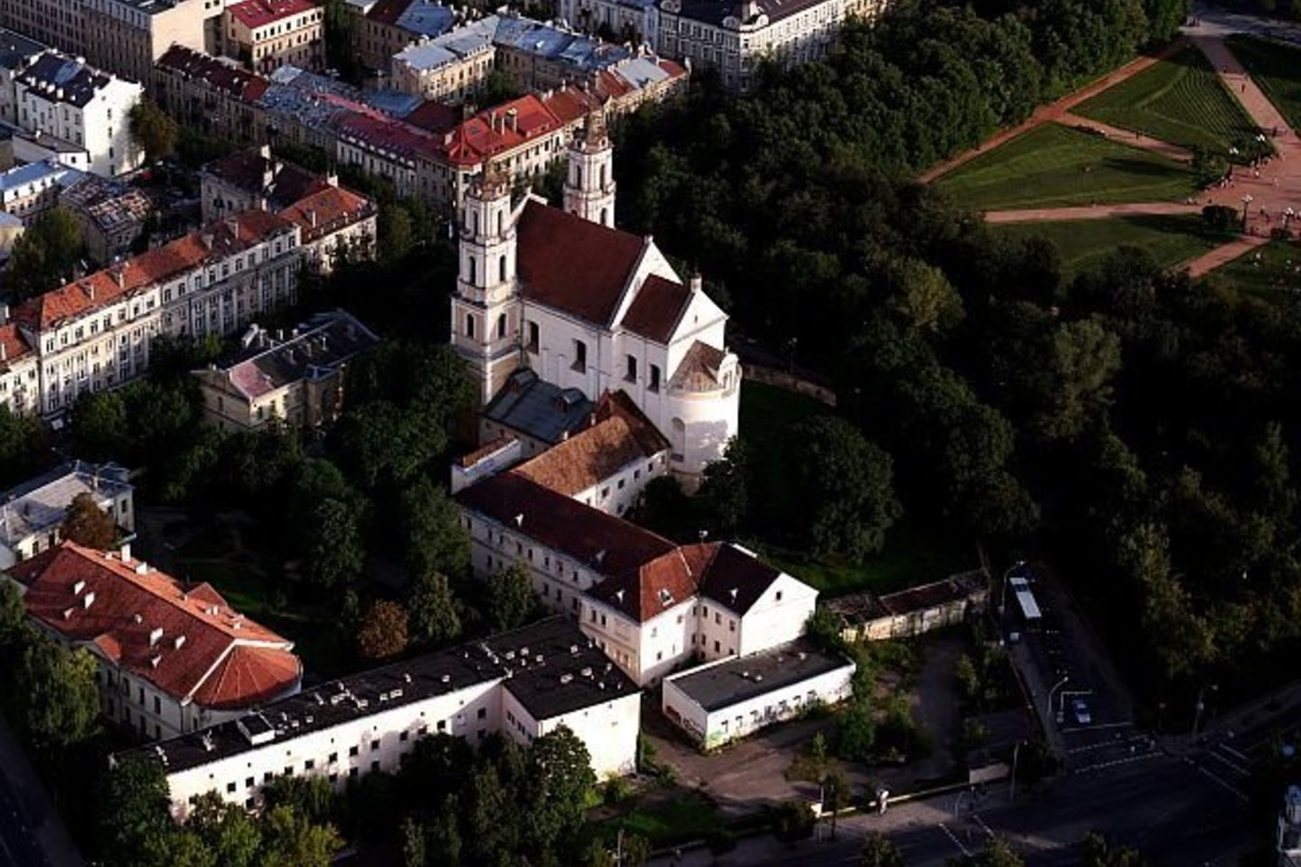Šv.Apaštalų Pilypo ir Jokūbo bažnyčios šventoriuje skambės sakralinės muzikos garsai.