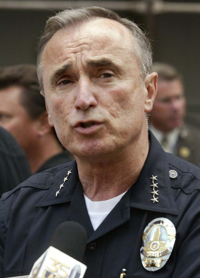 Britai paprašė legendinio JAV policininko Billo Brattono pagalbos.